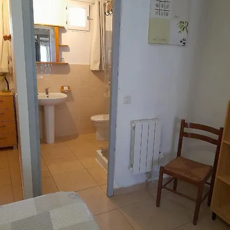 D'hotes Chez Cecile A Bed & Breakfast *
