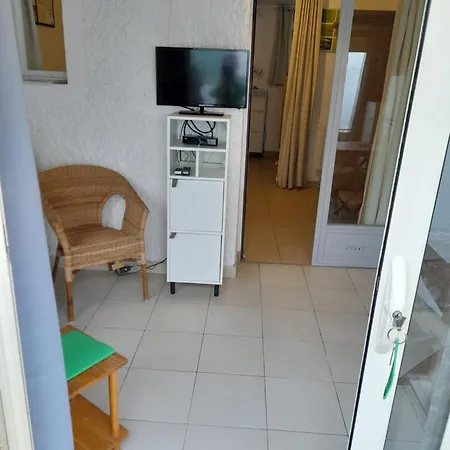 D'hotes Chez Cecile A Bed & Breakfast Lagnes